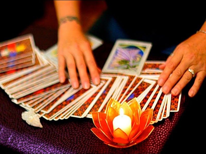 tarot card readers in delhi, Guiding Auras